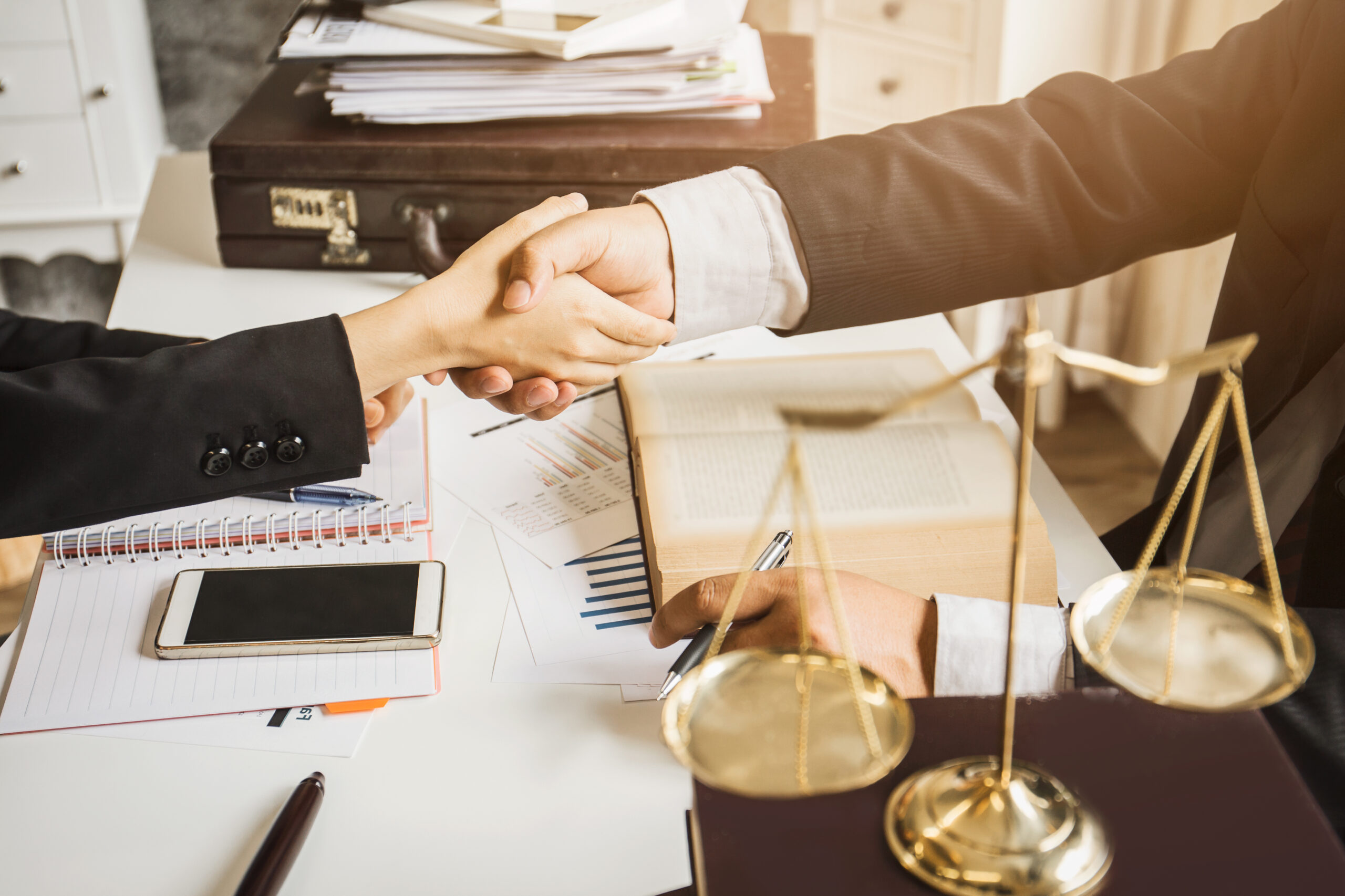 الاستشارات القانونية